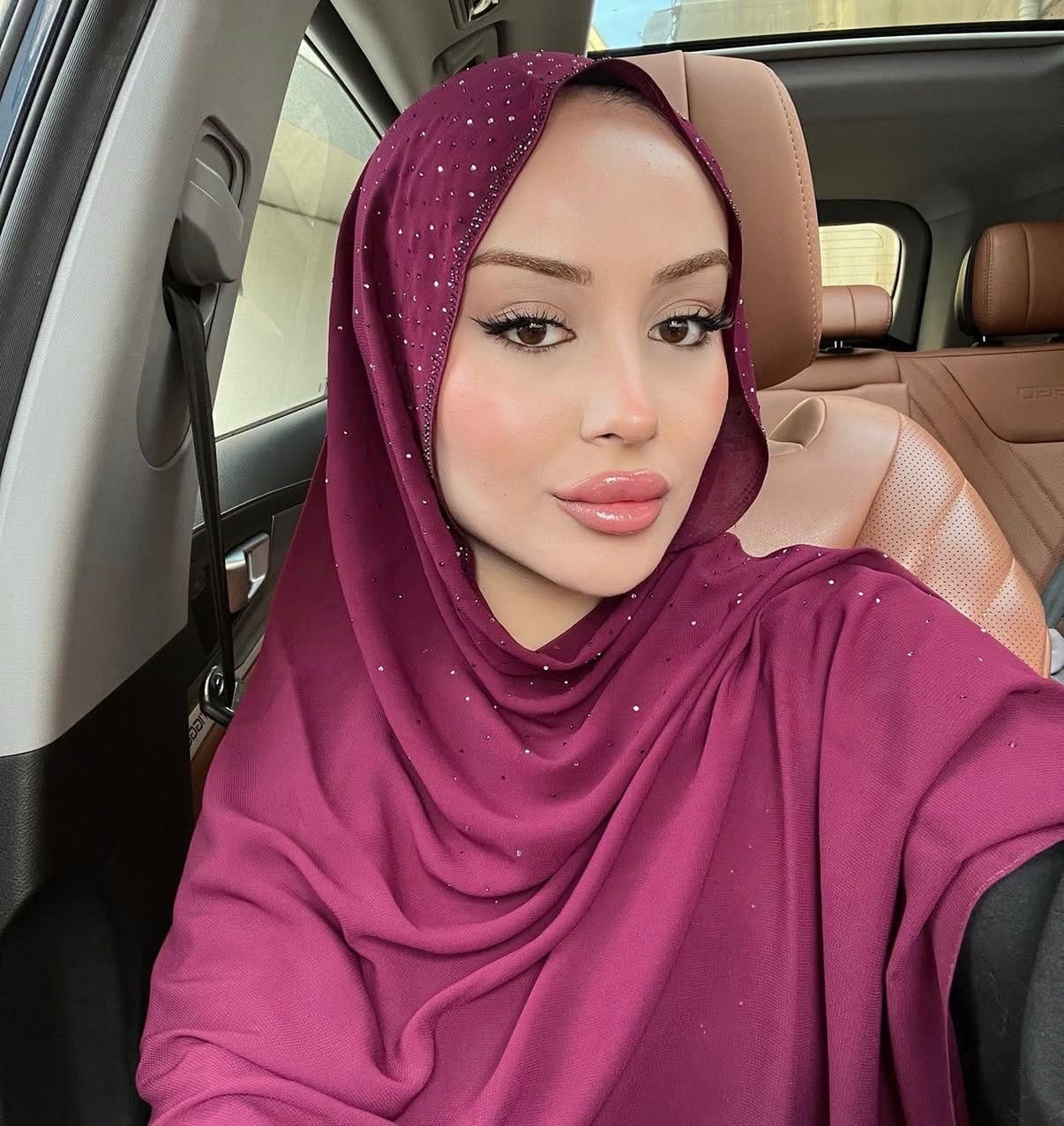 Türbanlı Bireysel - İzmir VIP Escort Bayan